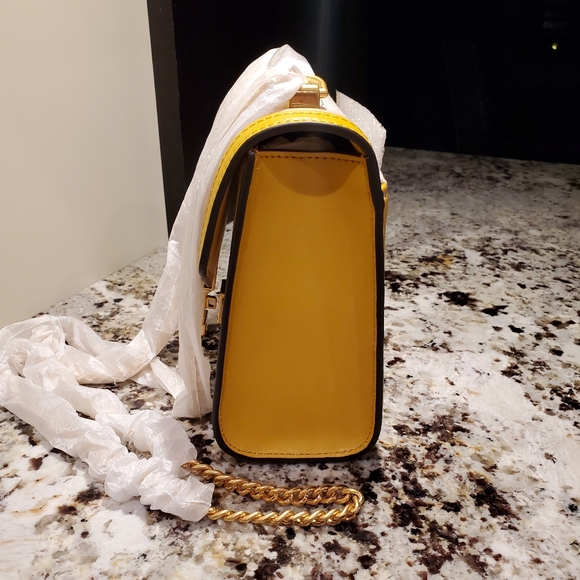 Tory Burch crossbody💛🎀 - Picture 4 of 14